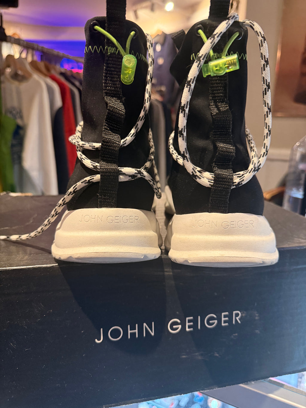 John Geiger 002 Black/Lime